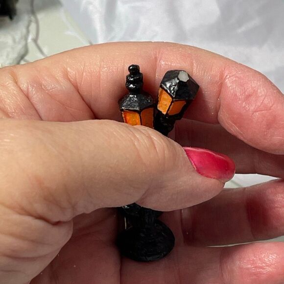 VTG Cobblestone Corners Country lot of 9 characters & lamp,1 lamp top broke - Picture 7 of 12